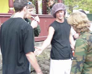 the winner of the growlight, Tai congratulates the two others who managed to complete the course